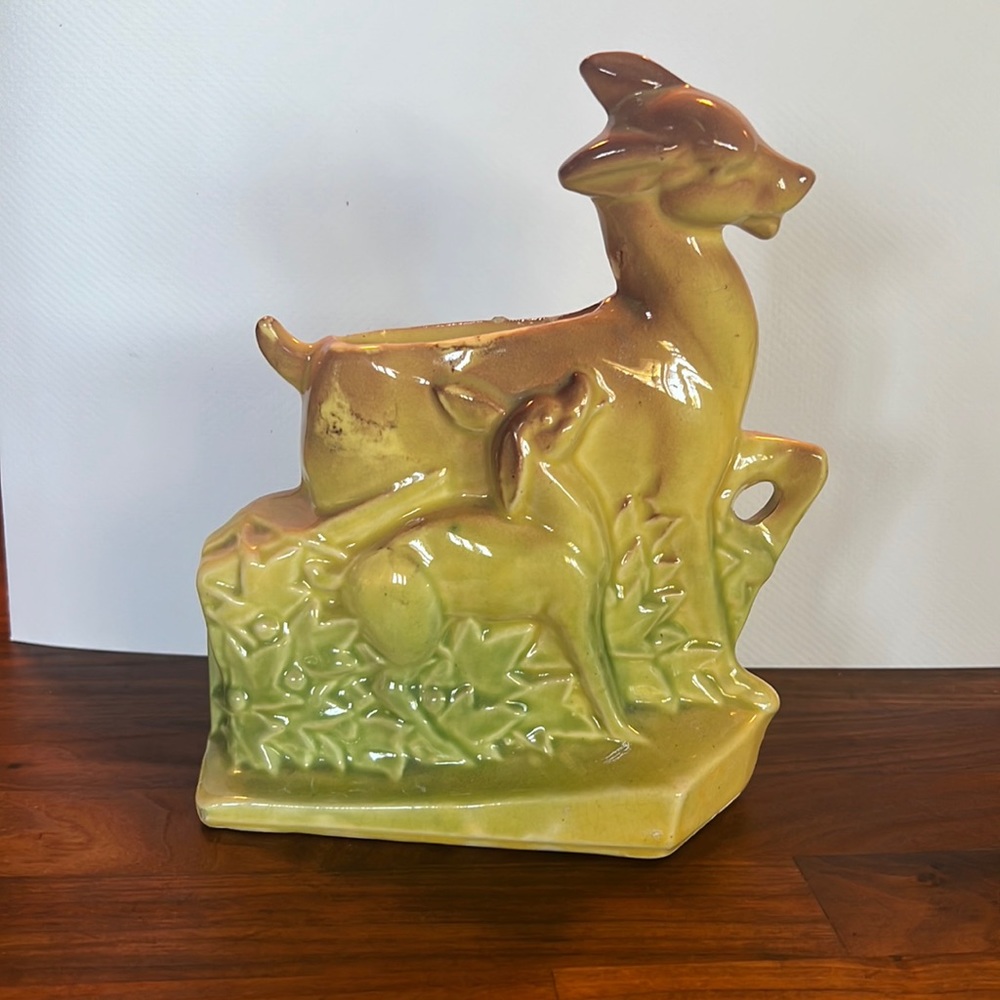 McCoy Pottery Deer Fawn
Ceramic Art Pottery Planter
Vintage Green Brown Yellow